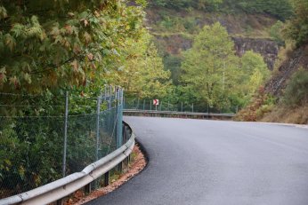 KORUMA ÇİTİ YAPIYOR