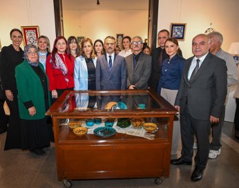 VALİ AKTAŞ VE EŞİ SONGÜL AKTAŞ SERGİ AÇILIŞINDA