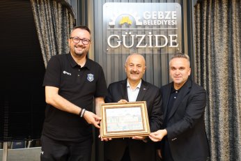 Yemekte Buluştu