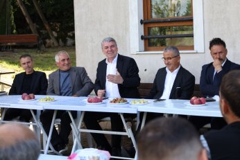 Ortaburun Mahallesinin ihtiyaçlarını yerinde dinledi