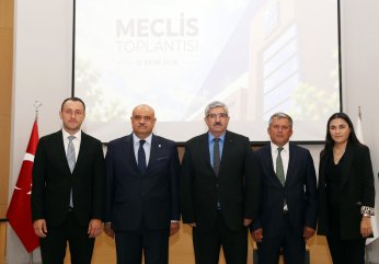 Hüseyin Gezer yeniden Meclis Başkanı seçildi
