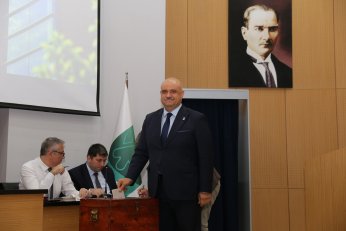Hüseyin Gezer yeniden Meclis Başkanı seçildi