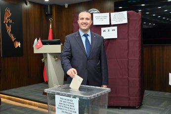 Meclis Başkanı yeniden Aracı