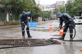 Ekiplerinden Sağanak Mesaisi