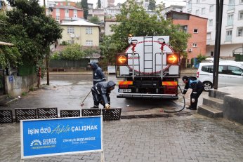 Ekiplerinden Sağanak Mesaisi