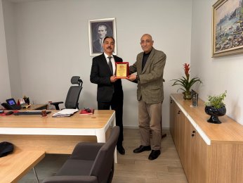 ZİRAAT BANKASI KÖRFEZ ŞUBE MÜDÜRÜ ABDULKADİM SEVİLMİŞ’E TEŞEKKÜR PLAKETİ