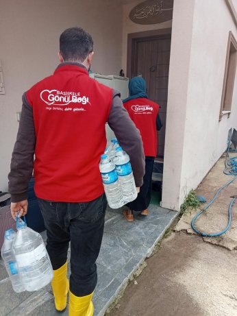 Selden Etkilenen Hemşehrilerin Yanında
