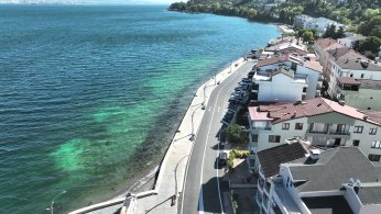Gölcük Ulaşlı sahili yeni görünümüne kavuştu