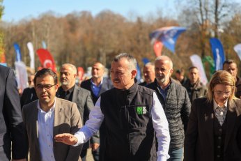 “Geyik muhabbeti yapmıyoruz geleceğimiz için çalışıyoruz”