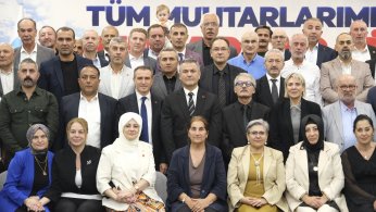 Muhtarların gününü kutladı