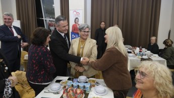 Muhtarların gününü kutladı