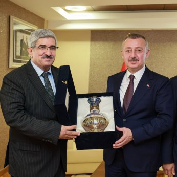 Büyükşehir Belediye Başkanı Büyükakın’a ziyaret