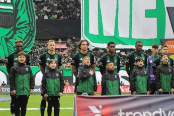 O çocuklar maçta yerlerini aldı