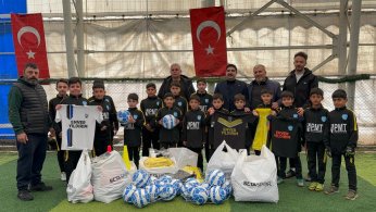 Diliskelesi Spor'a malzeme desteği!