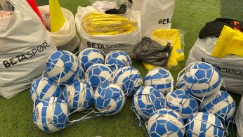 Diliskelesi Spor'a malzeme desteği!