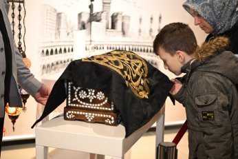 Mukaddes Emanetlere Yoğun İlgi