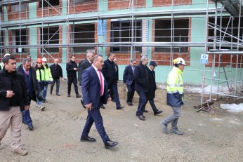 Gölcük’te Yapımı Devam Eden Okul İnşaatlarında İnceledi