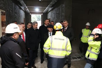 Gölcük’te Yapımı Devam Eden Okul İnşaatlarında İnceledi