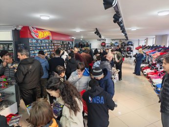 YOĞUN KATILIMLA AÇILDI