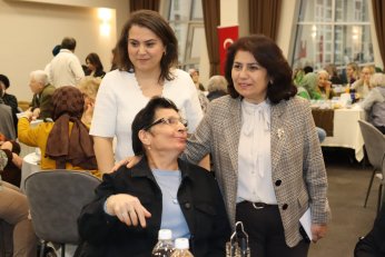 İzmit Belediyesi Asırlık Çınarlarla İftar sofrasında buluştu