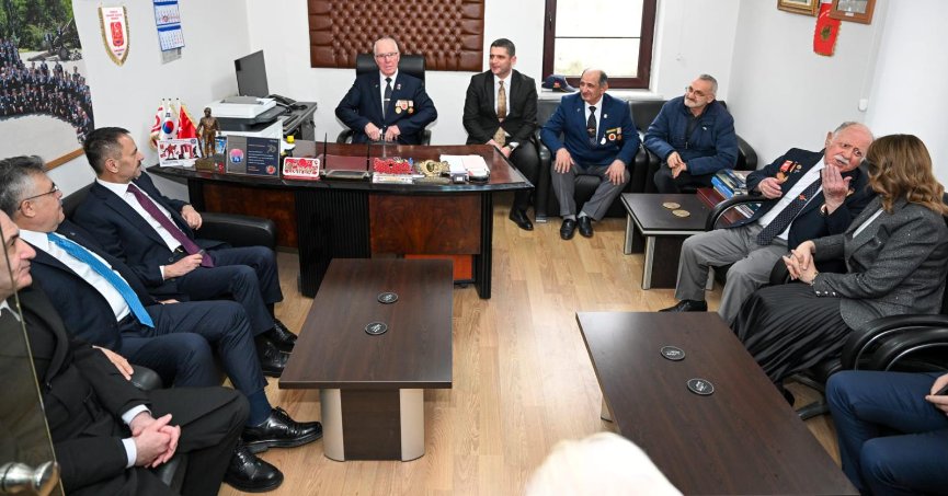 Gazi ve Şehit Yakınlarına Anlamlı Ziyaret