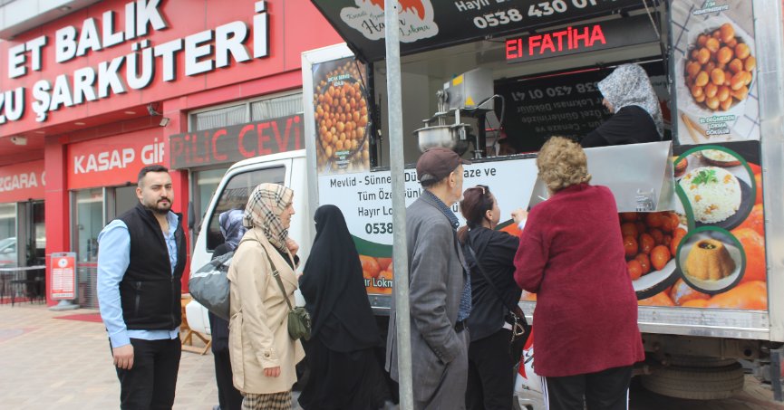 MUSTAFA ÇELİK İÇİN HAYIR LOKMASI DAĞITILDI