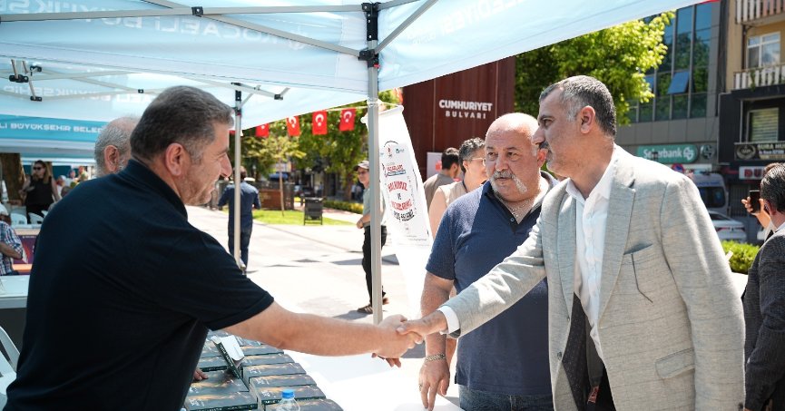 Büyükşehir’in kitap sevgisi katlanıyor
