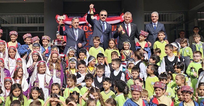 Törenle Başladı
