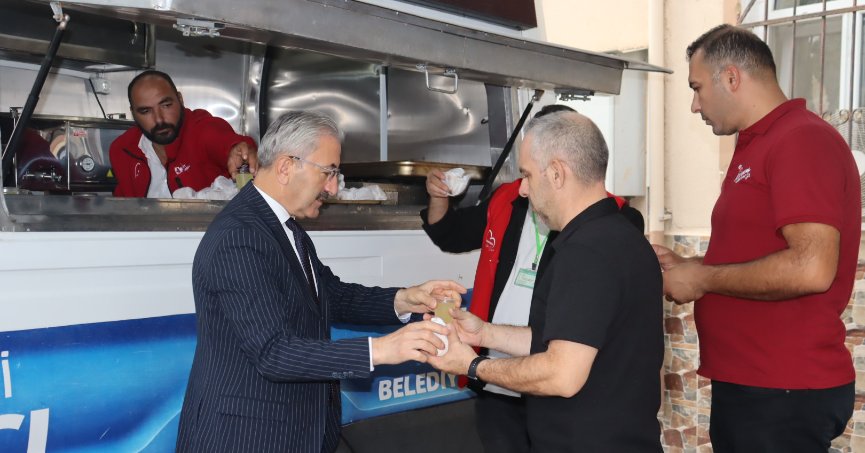 Yenimahalle’de Cuma ikramı