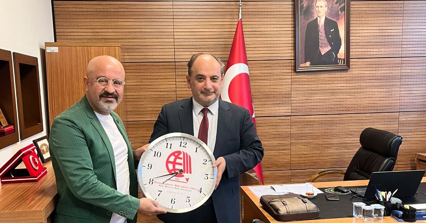 Rektör Yardımcısına Tebrik, Öğrenciye Destek