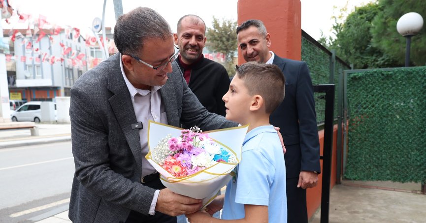 Öğrencileri Yalnız Bırakmıyor