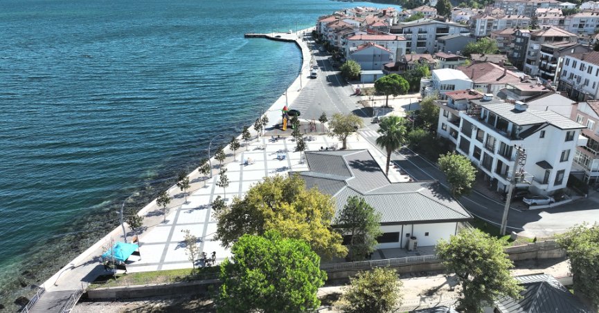 Gölcük Ulaşlı sahili yeni görünümüne kavuştu