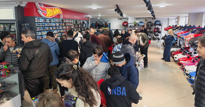 YOĞUN KATILIMLA AÇILDI