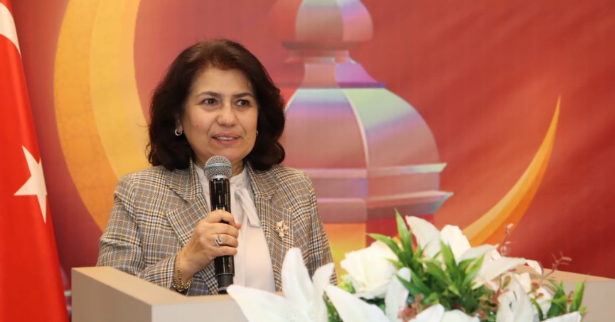 İzmit Belediyesi Asırlık Çınarlarla İftar sofrasında buluştu