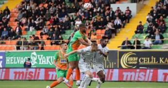 Gözler Başakşehir Maçına Çevrildi