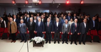 Sahneyi Aydınlattı