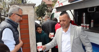 Cuma geleneğini sürdürdü