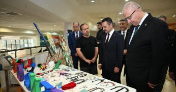 Gençlerin bayramlarını kutladı