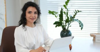 ARTIK KENDİ KLİNİĞİNDE