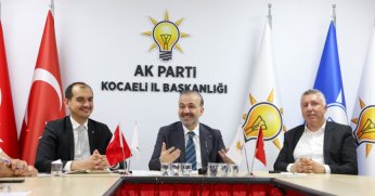 İLÇE BAŞKANLARINI TOPLADI