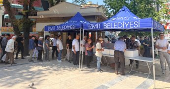 Mevlid Kandili’nde helva ikramı