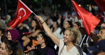 Konserle Taçlandı