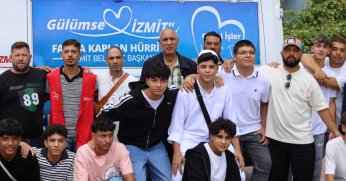 Umre yolcularını yalnız bırakmadı