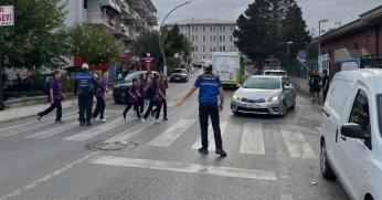Zabıta okul önlerinde tedbir aldı