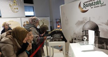 Mukaddes Emanetlere Yoğun İlgi