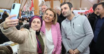 Yüzlerce kişi aynı sofrada buluştu